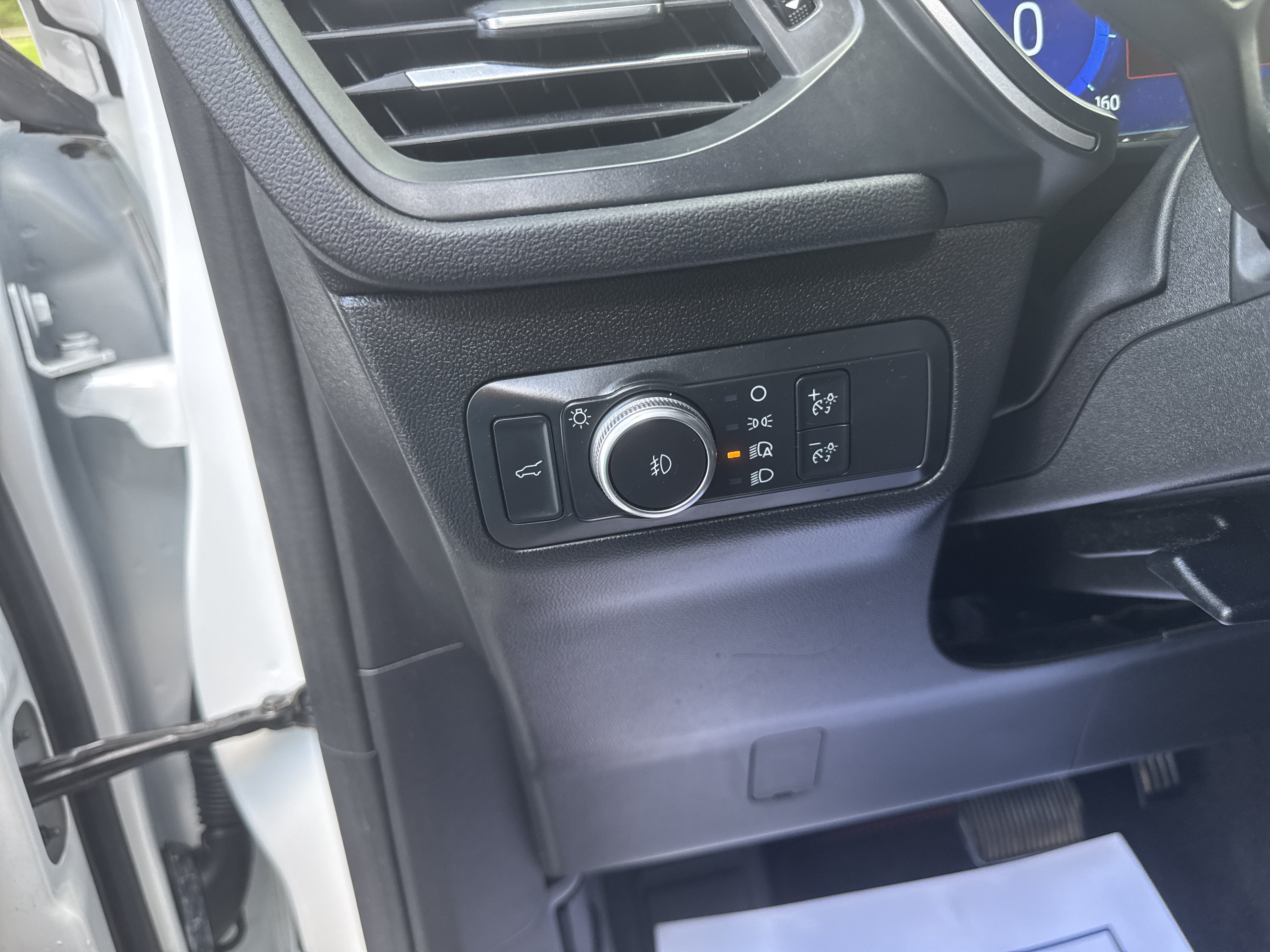 Used 2022 Ford Escape SEL w/ SEL Stealth AWD Package image 10