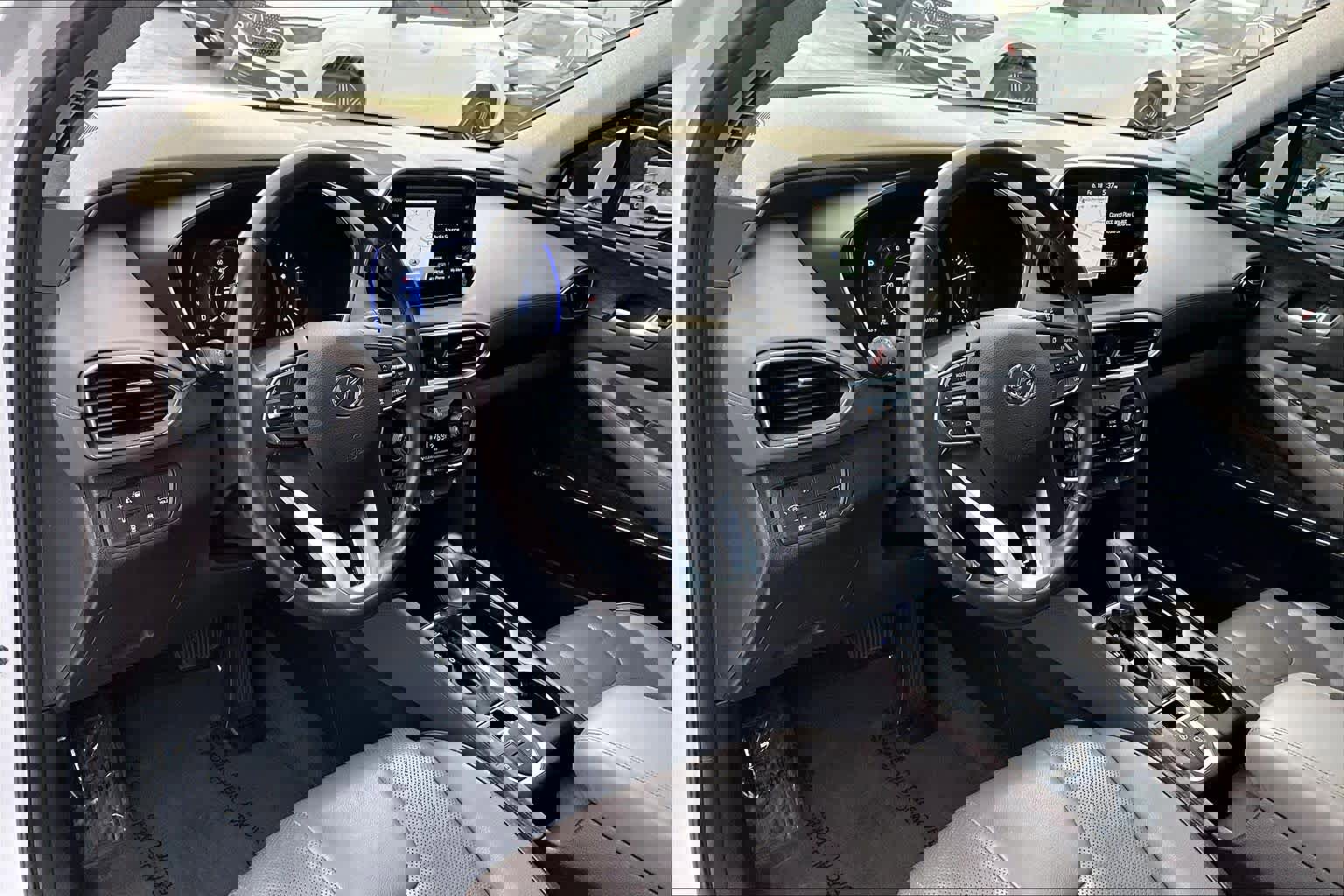 Used 2020 Hyundai Santa Fe Limited image 18