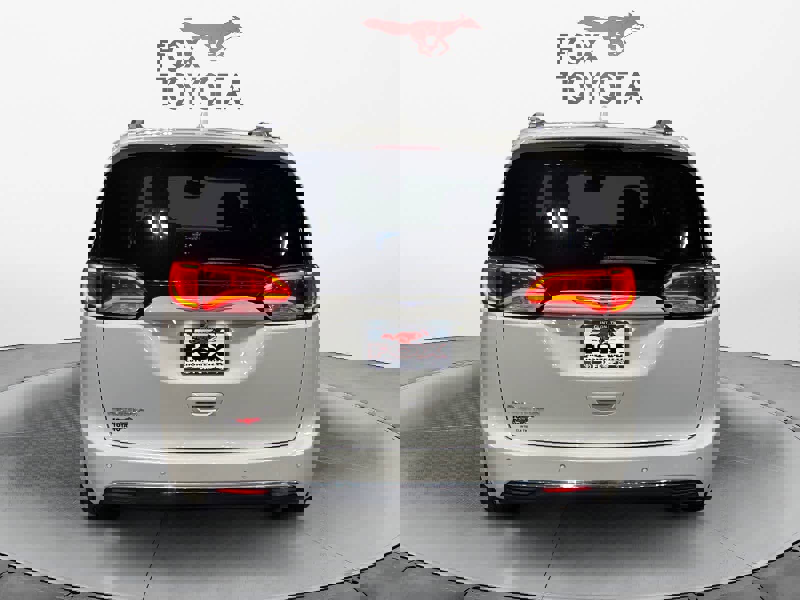 Used 2019 Chrysler Pacifica Touring-L Plus w/ Advanced Safetytec Group image 4