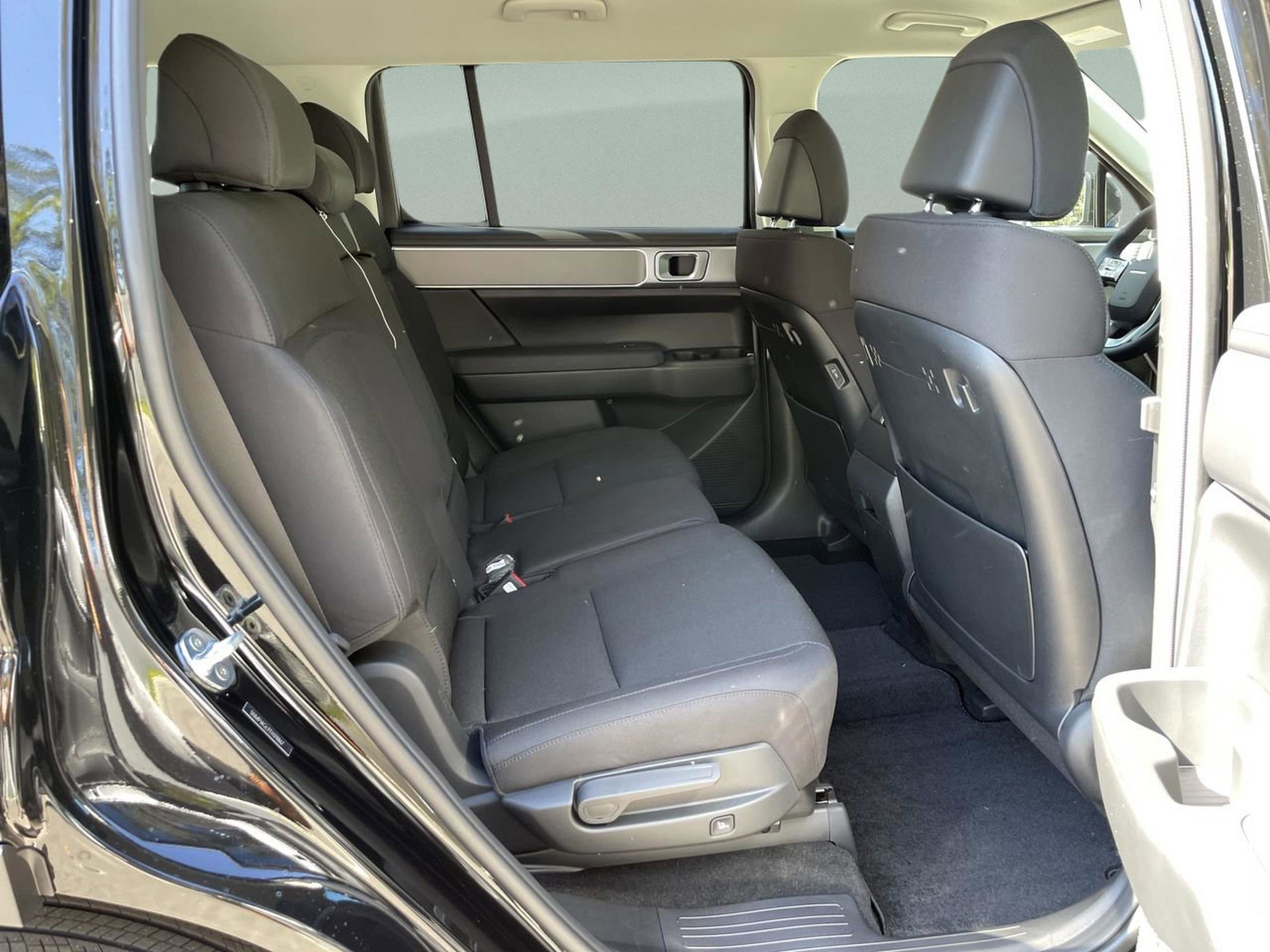 New 2026 Hyundai Santa Fe SE image 18