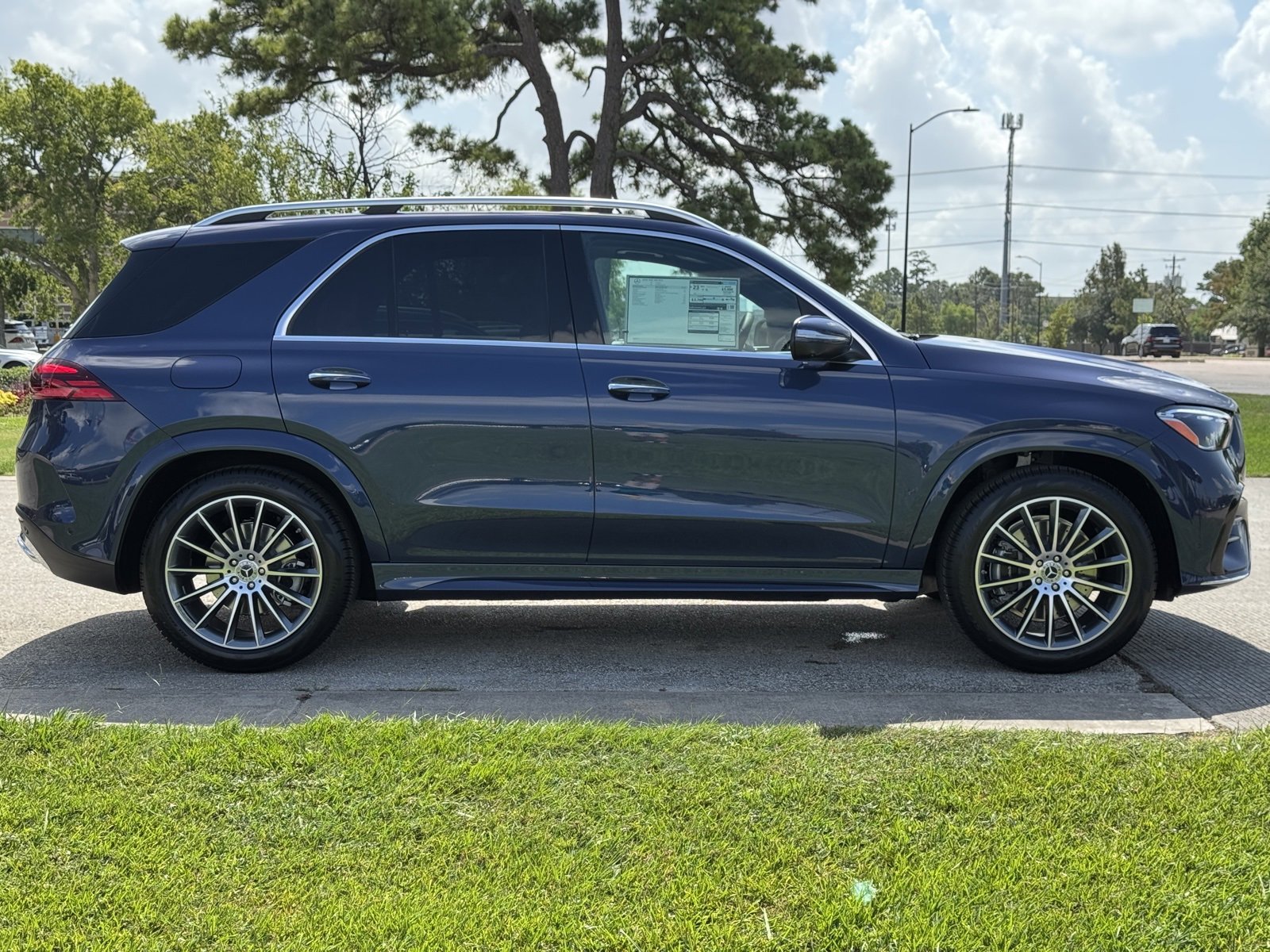 New 2026 Mercedes-Benz GLE 350 4MATIC image 2
