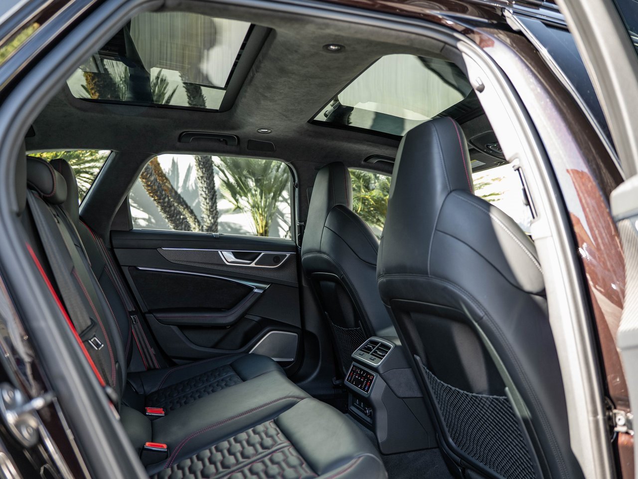 Used 2023 Audi RS 6 w/ Carbon Optic Package image 33