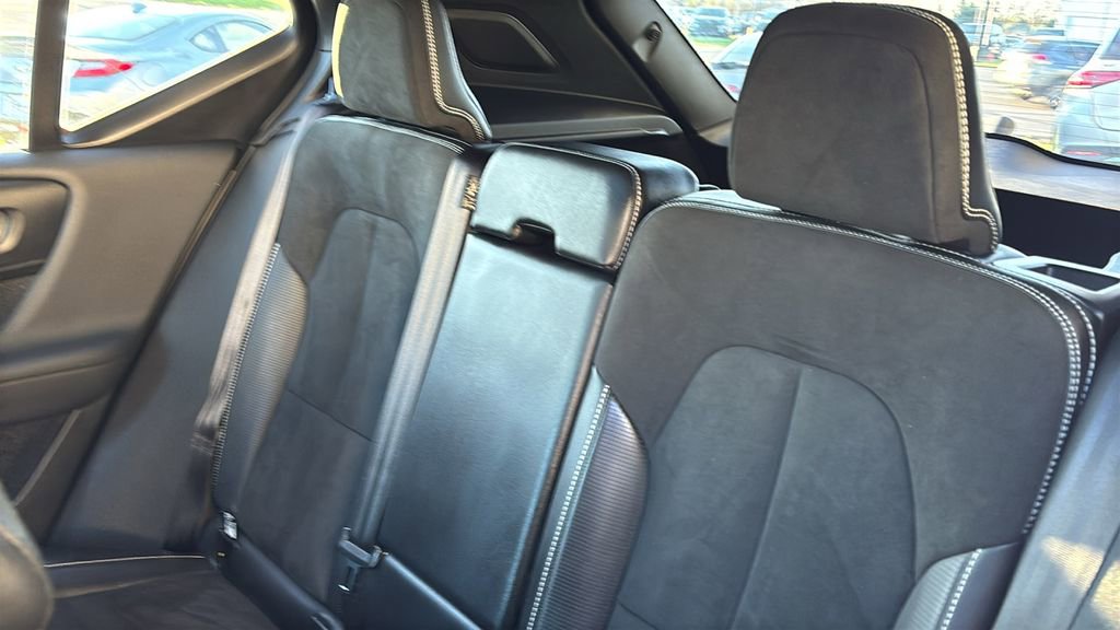 Used 2021 Volvo XC40 T5 R-Design w/ Climate Package image 27