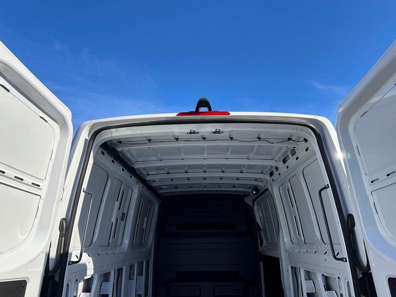 Used 2025 Mercedes-Benz Sprinter 2500 image 22