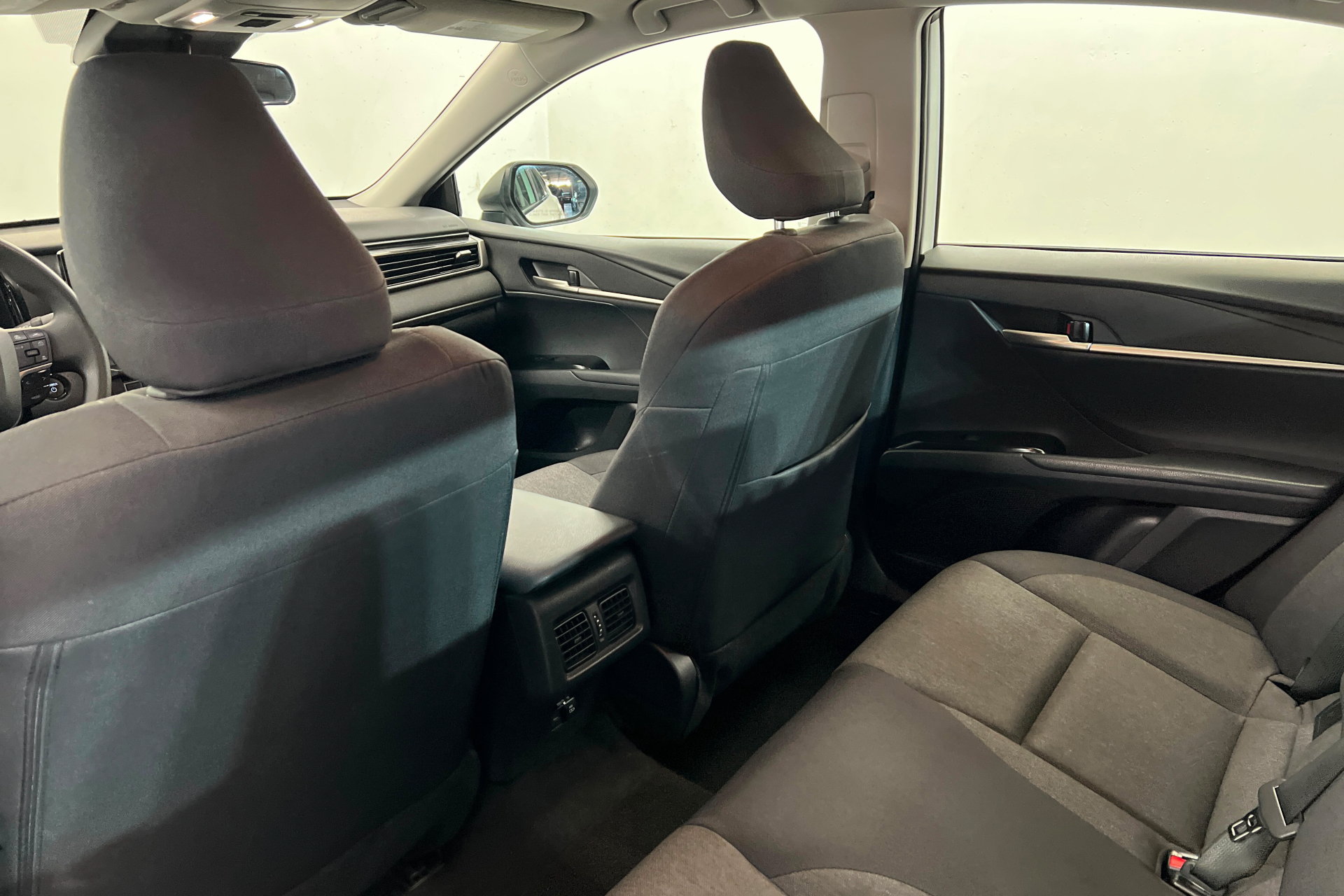 Used 2025 Toyota Camry LE FWD image 20