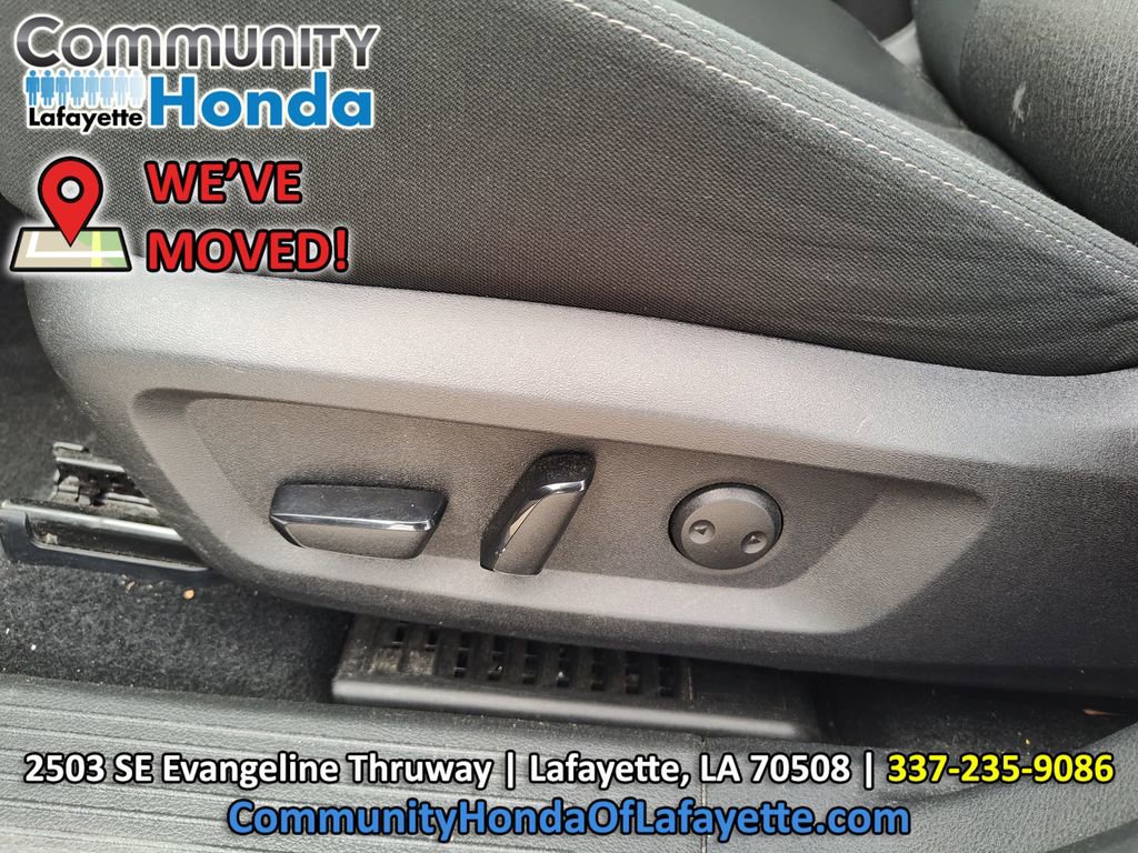 Used 2024 Nissan Rogue SV FWD image 23