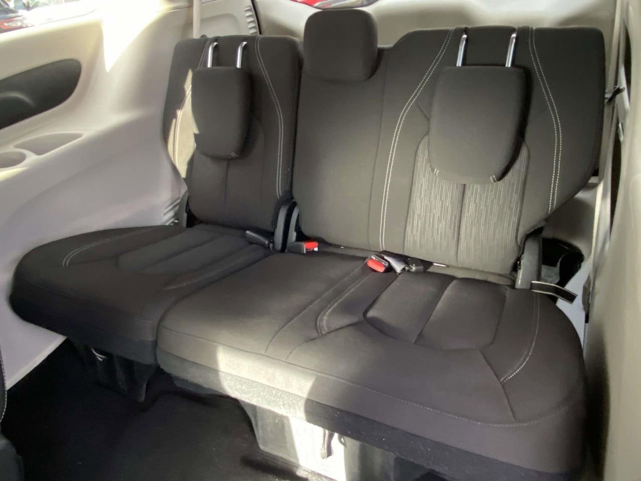 Used 2023 Chrysler Voyager LX image 11