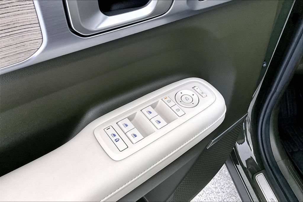 Used 2025 Hyundai Santa Fe Calligraphy FWD image 32