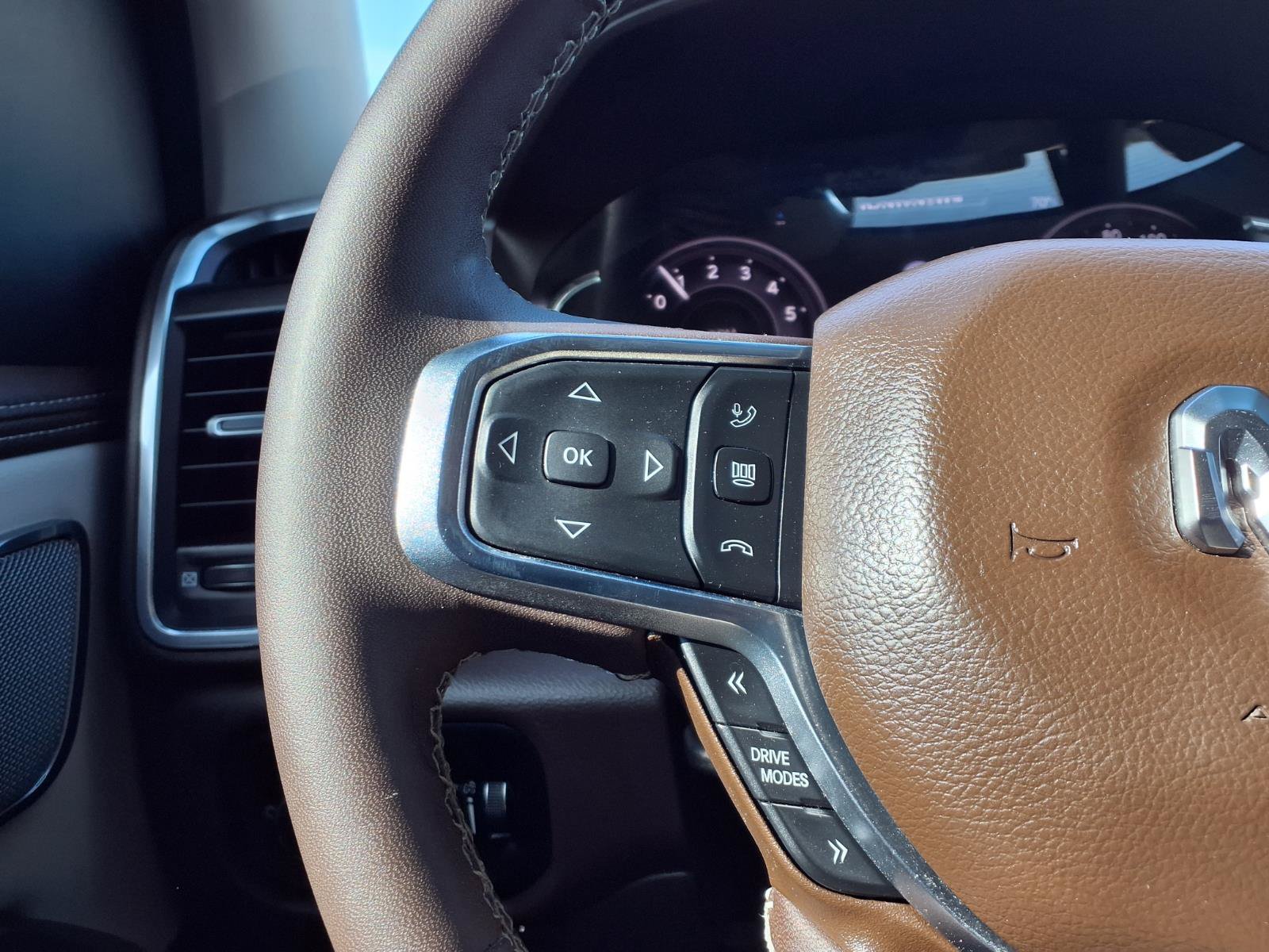 Used 2025 RAM 1500 Laramie AWD/4WD image 11
