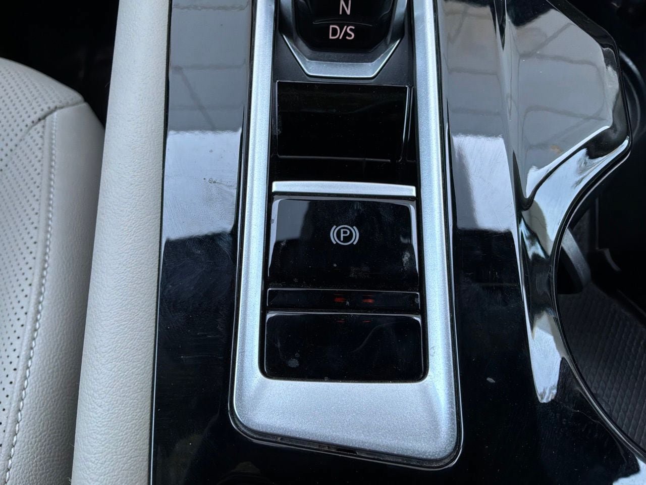 Used 2026 Volkswagen Atlas SE FWD image 30