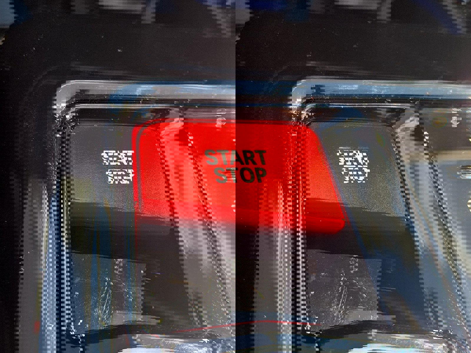 Used 2025 BMW M5 w/ Executive Package image 25