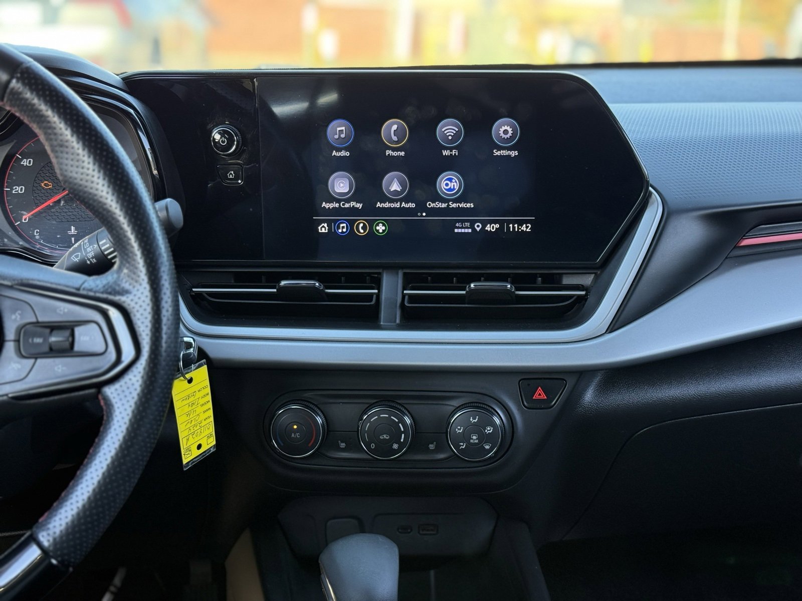 Used 2024 Chevrolet Trax RS w/ Sunroof Package image 13