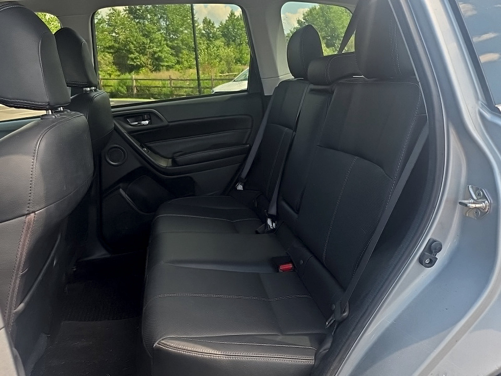 Used 2017 Subaru Forester 2.5i Touring AWD/4WD image 8