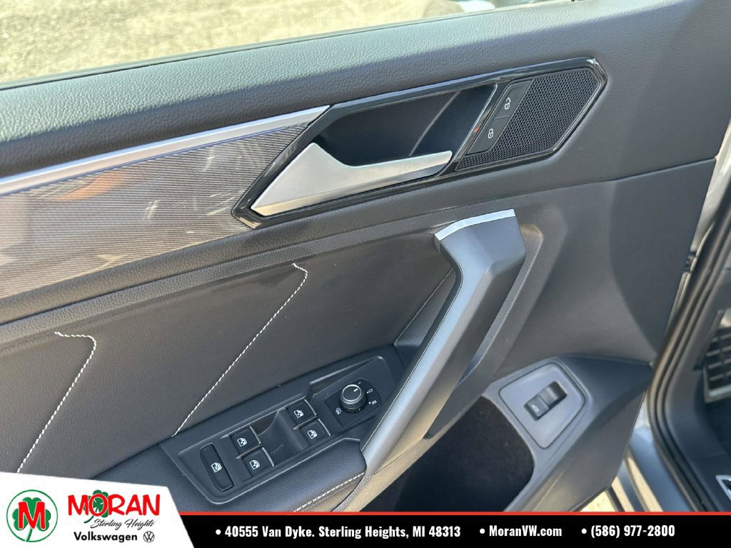 Used 2024 Volkswagen Tiguan SE R-Line AWD/4WD image 19