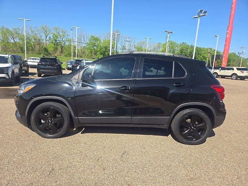 Used 2018 Chevrolet Trax Premier w/ Midnight Edition FWD image 4