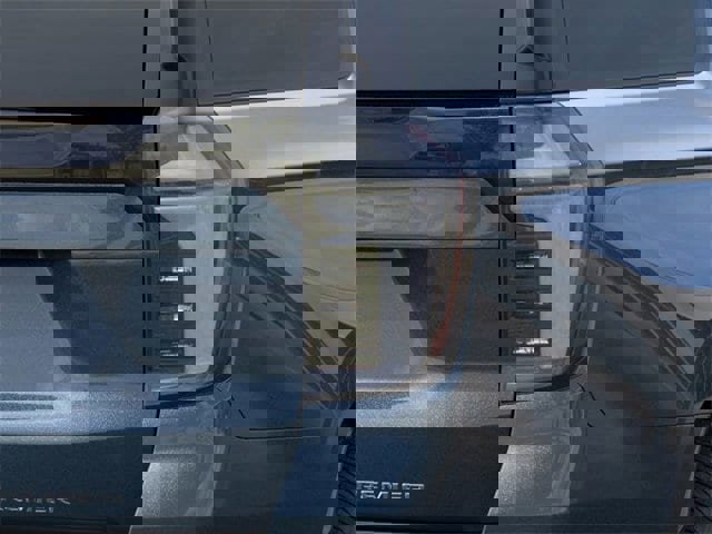 New 2026 Chevrolet Suburban Premier image 11