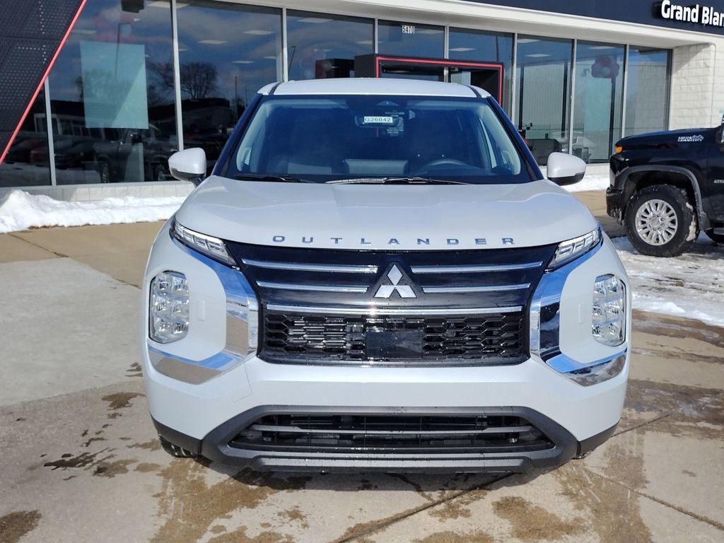 New 2026 Mitsubishi Outlander ES image 11