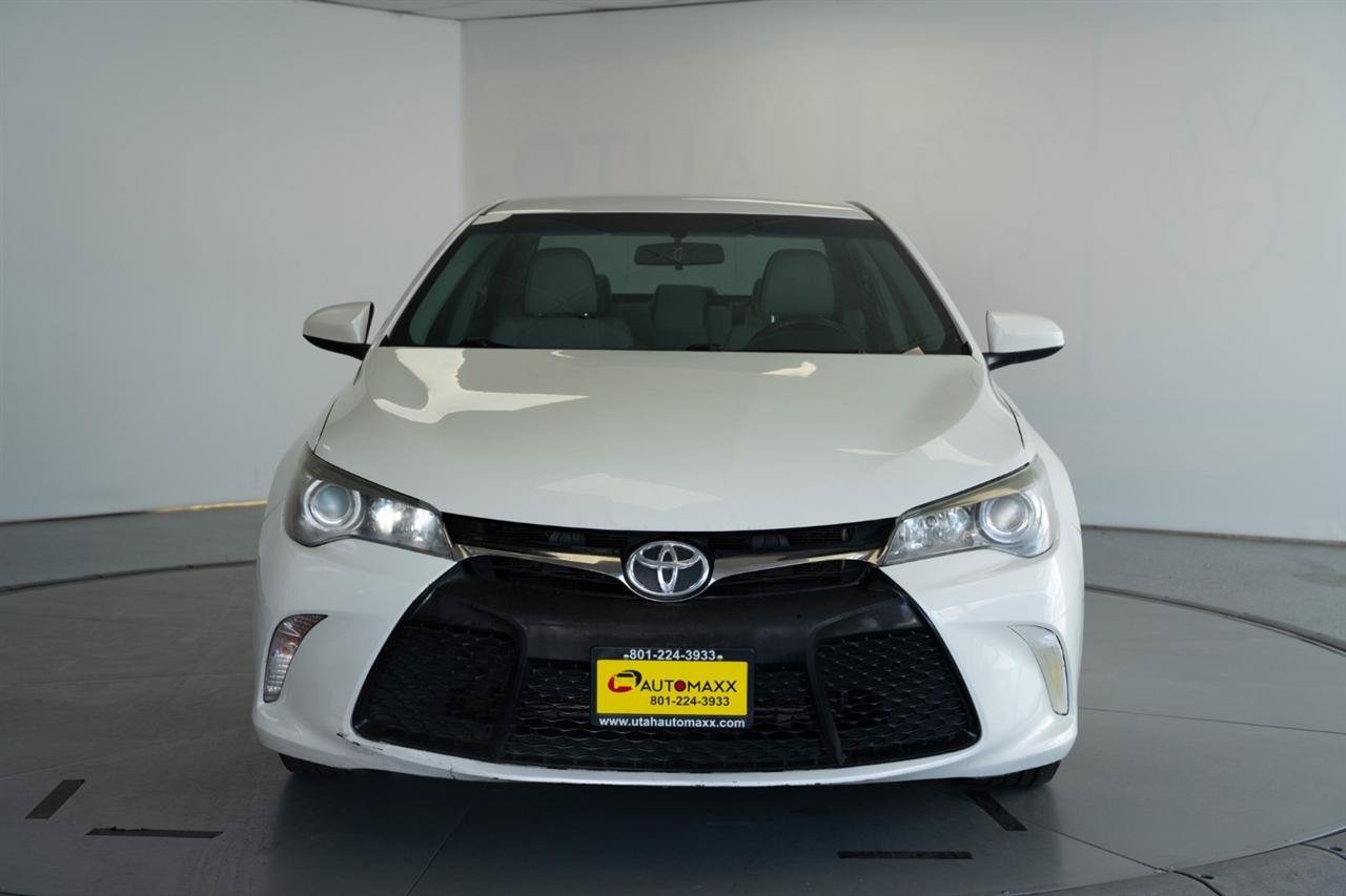 Used 2017 Toyota Camry SE w/ Protection Package (Q2) FWD image 2