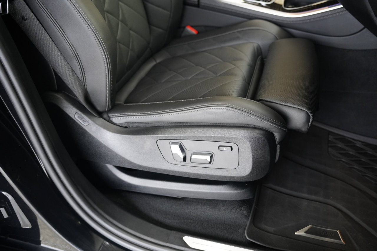 Used 2023 BMW X5 xDrive40i w/ Premium Package image 30