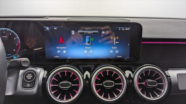 Used 2024 Mercedes-Benz GLB 35 AMG 4MATIC image 28