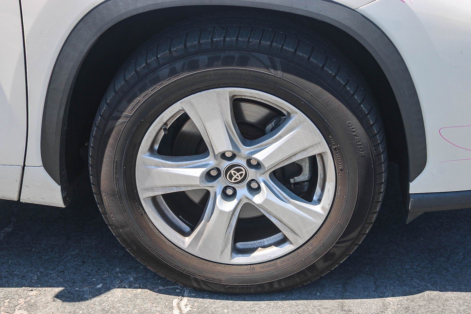 Used 2021 Toyota Highlander L FWD image 17