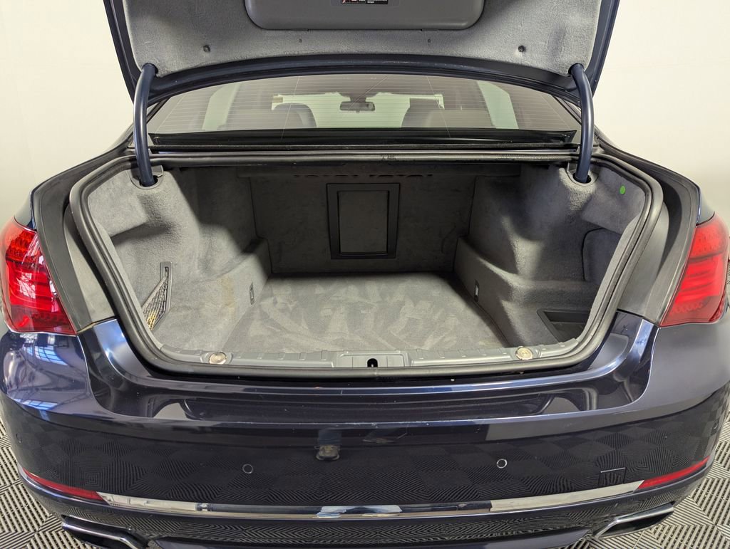 Used 2015 BMW 750Li RWD image 15