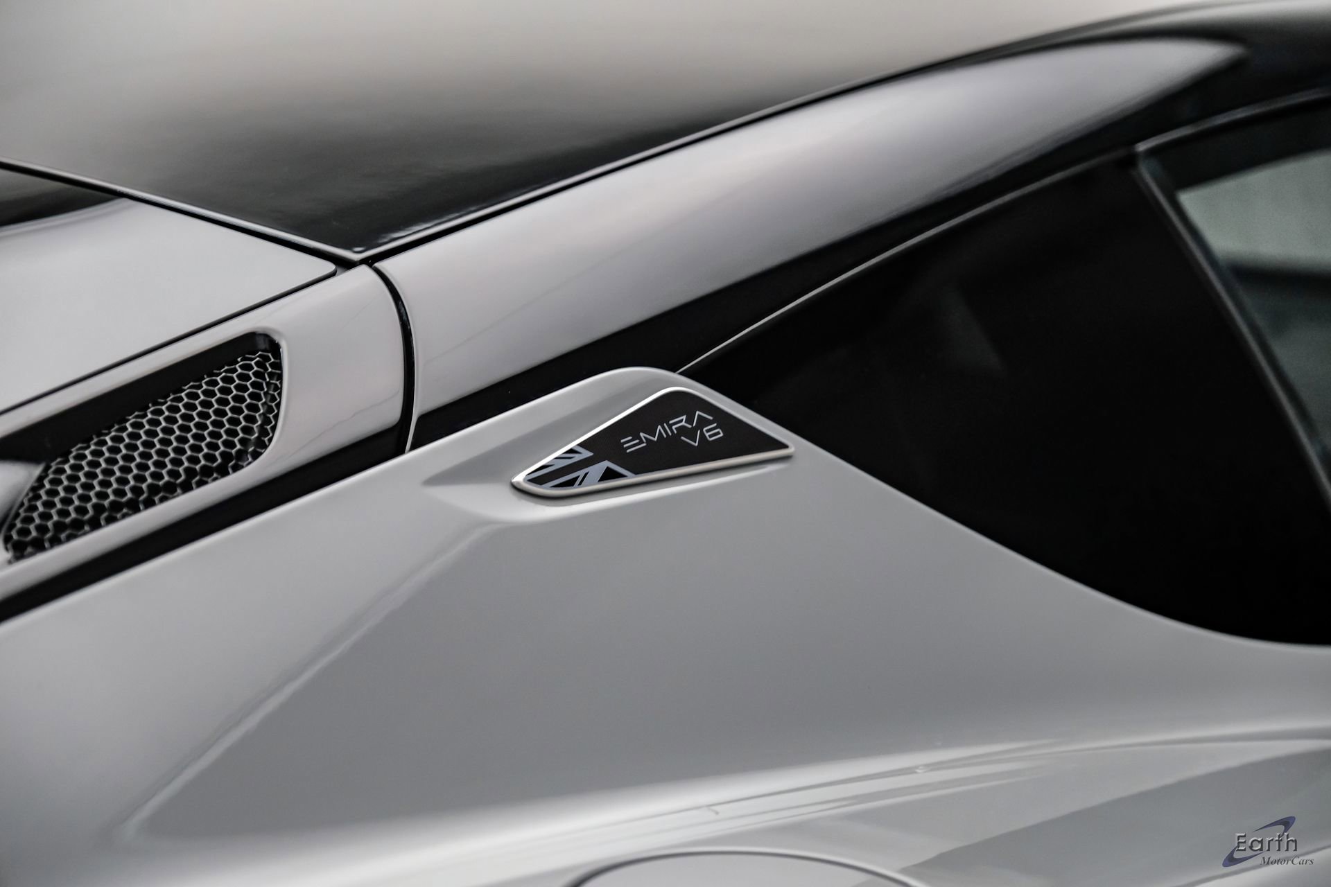 Used 2025 Lotus Emira RWD image 40