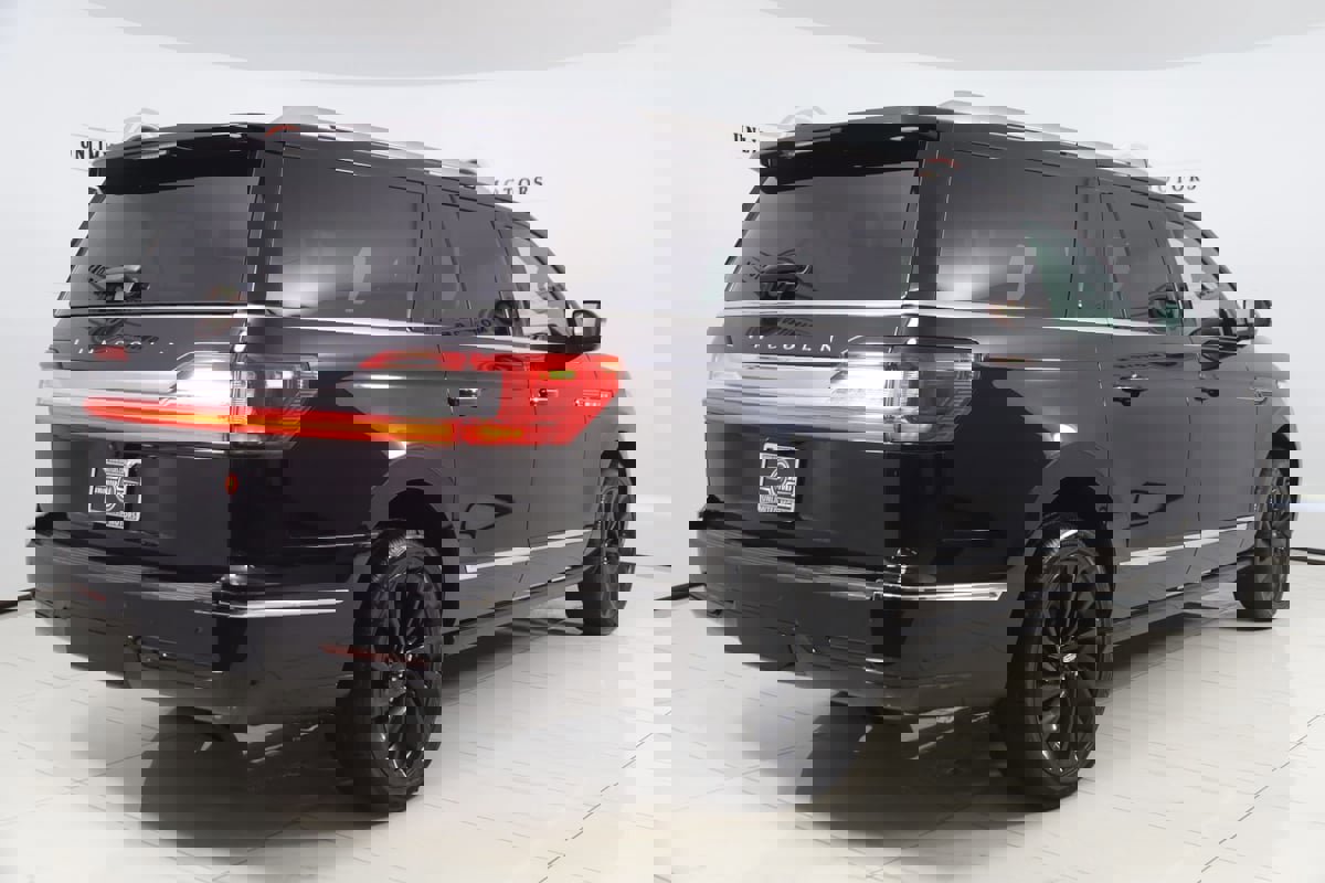 Used 2020 Lincoln Navigator L Reserve w/ Equipment Group 208A Reserve image 3