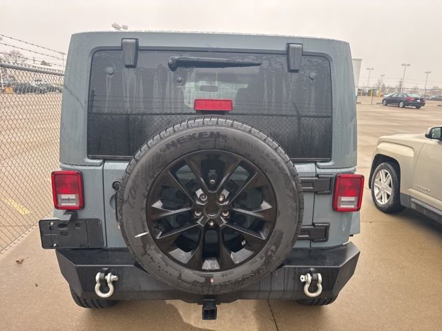 Used 2015 Jeep Wrangler Unlimited Sahara w/ Connectivity Group image 7