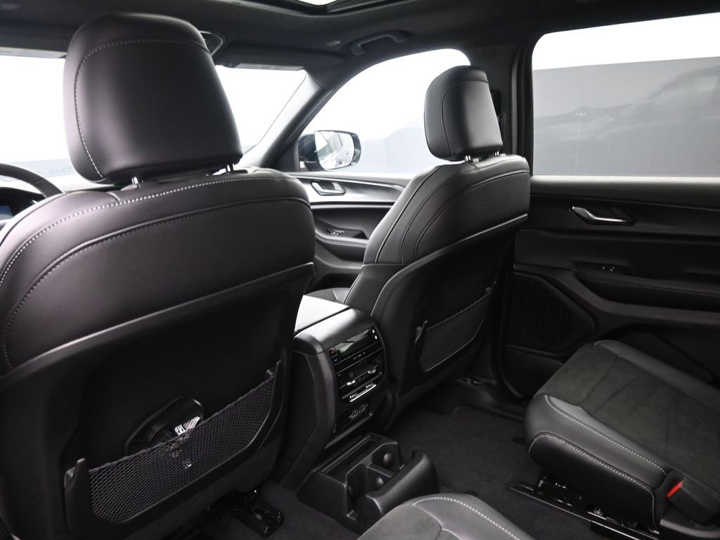 New 2025 Jeep Grand Cherokee L Altitude image 10