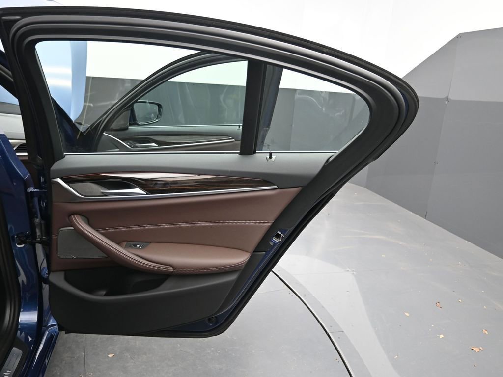 Certified 2022 BMW 540i 540i w/ Premium Package image 28