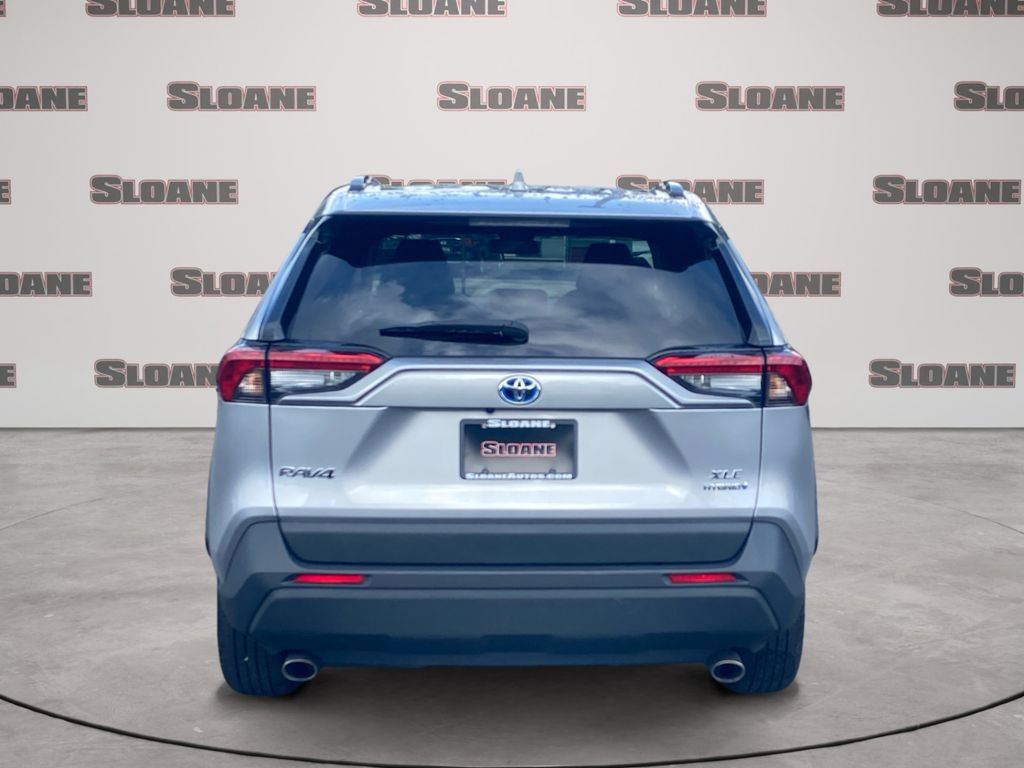 Used 2024 Toyota RAV4 XLE AWD/4WD image 4