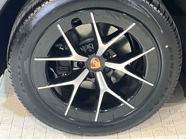 New 2026 Porsche Cayenne Electric AWD/4WD image 14