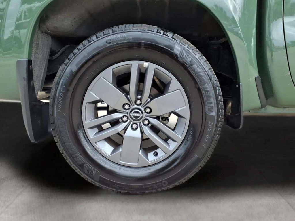 Used 2025 Nissan Frontier SV image 20