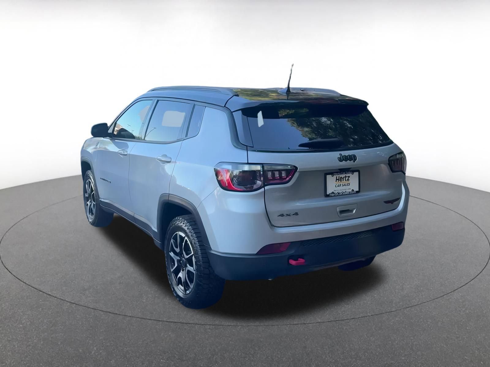 Used 2025 Jeep Compass Trailhawk image 11