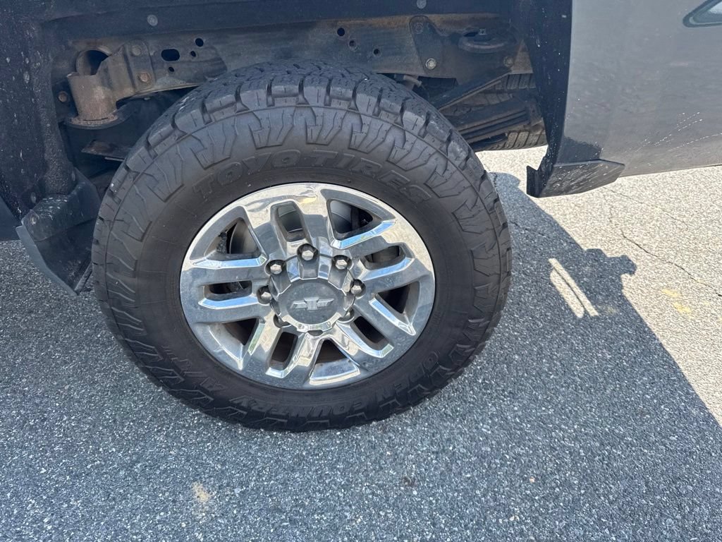 Used 2018 Chevrolet Silverado 3500 LT AWD/4WD image 10