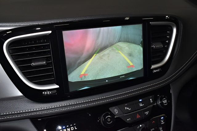 New 2026 Chrysler Pacifica Select w/ S Appearance Package FWD image 14