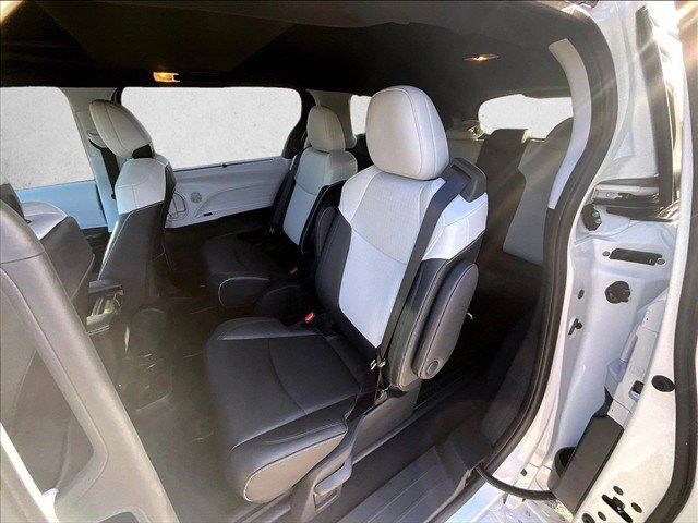 Used 2026 Toyota Sienna XSE FWD image 25