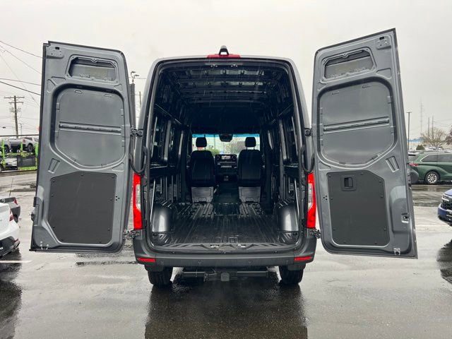 Used 2022 Mercedes-Benz Sprinter 144 Cargo image 10