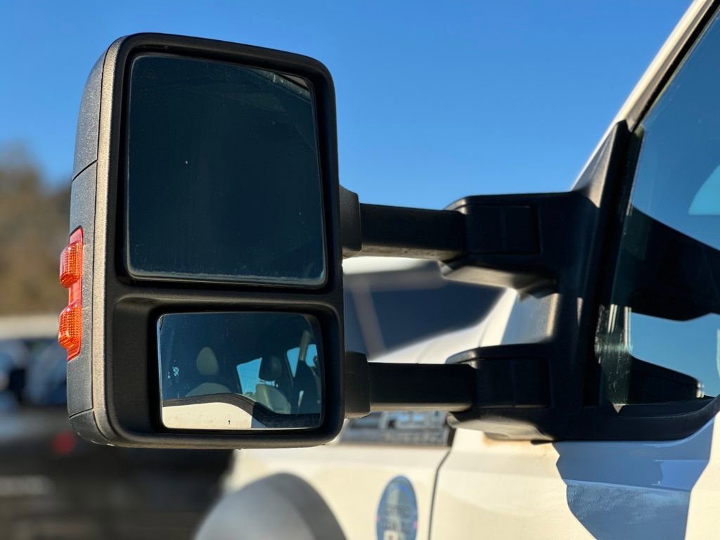 Used 2016 Ford F550 4x4 Crew Cab Super Duty w/ Power Equipment Group image 14