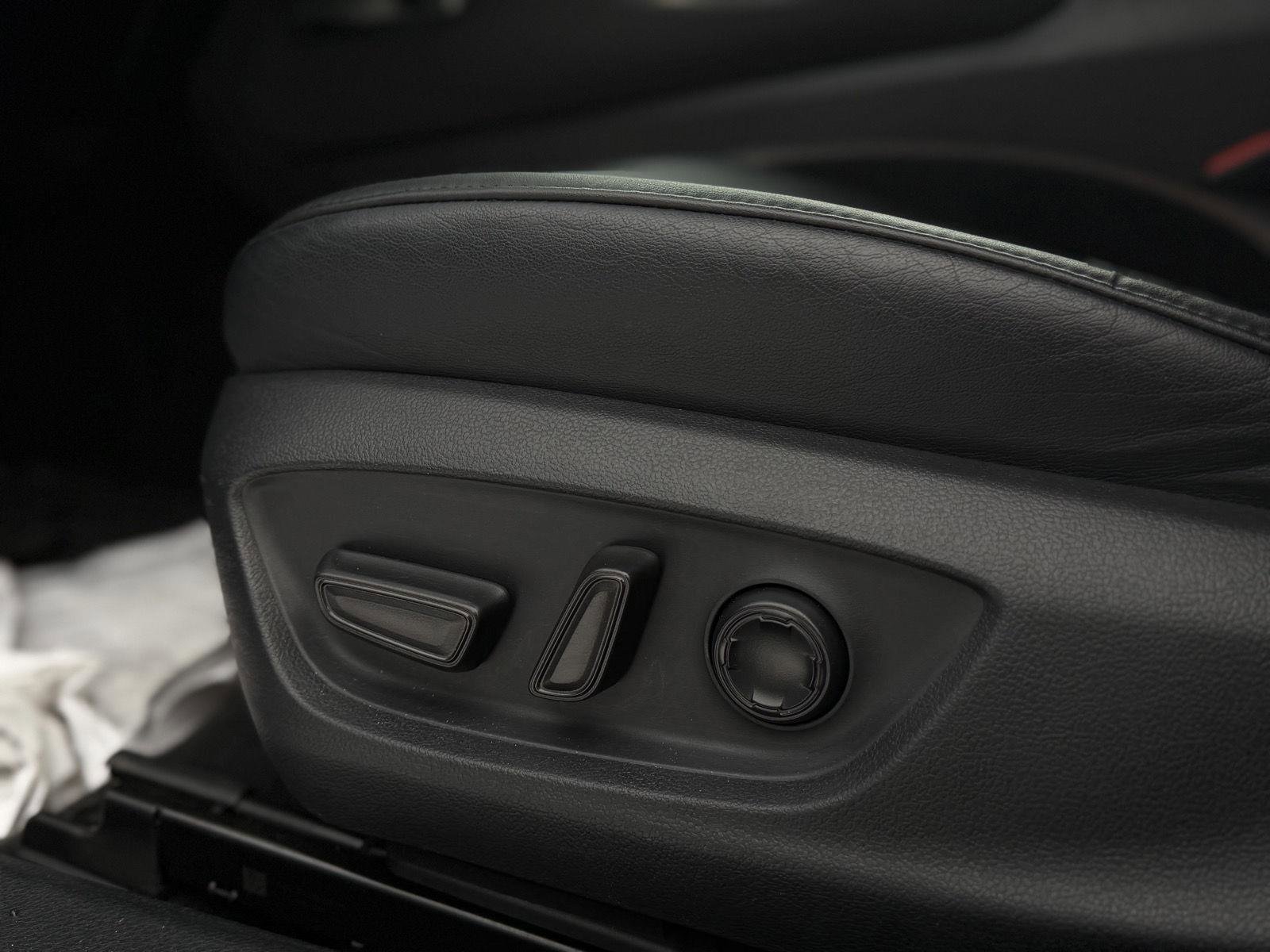 Used 2019 Toyota Avalon Touring w/ Advanced Safety Package image 15