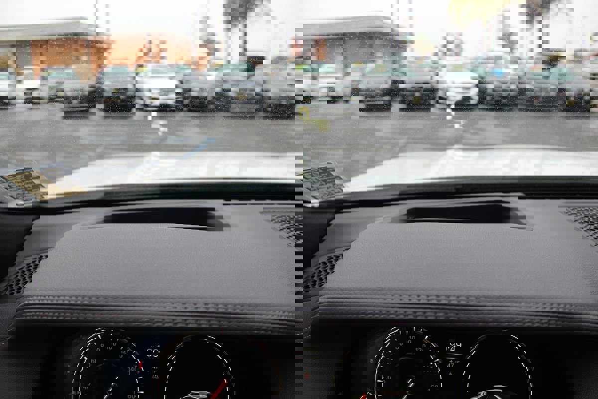 Used 2018 BMW 740i image 32