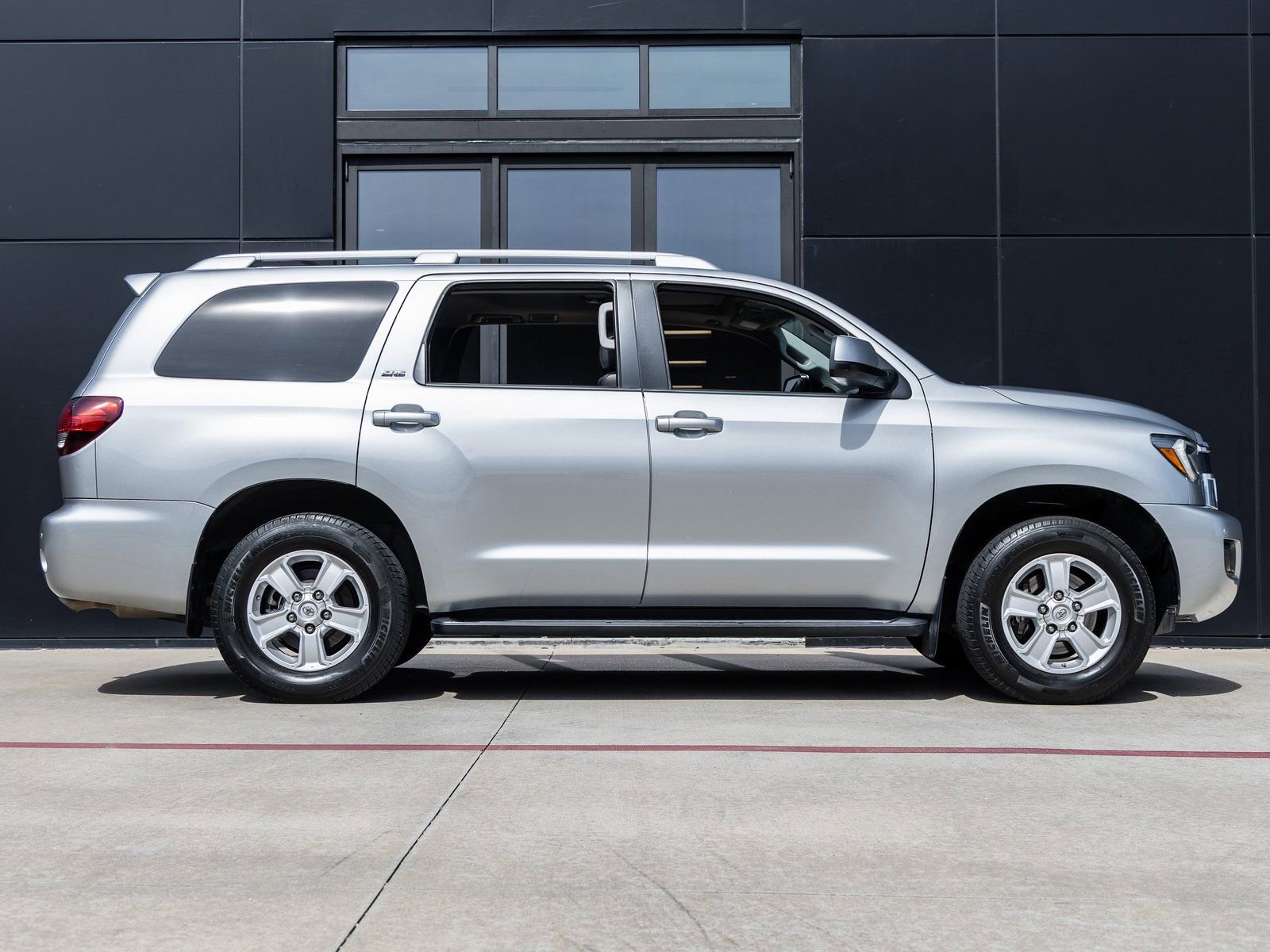Used 2020 Toyota Sequoia SR5 image 10