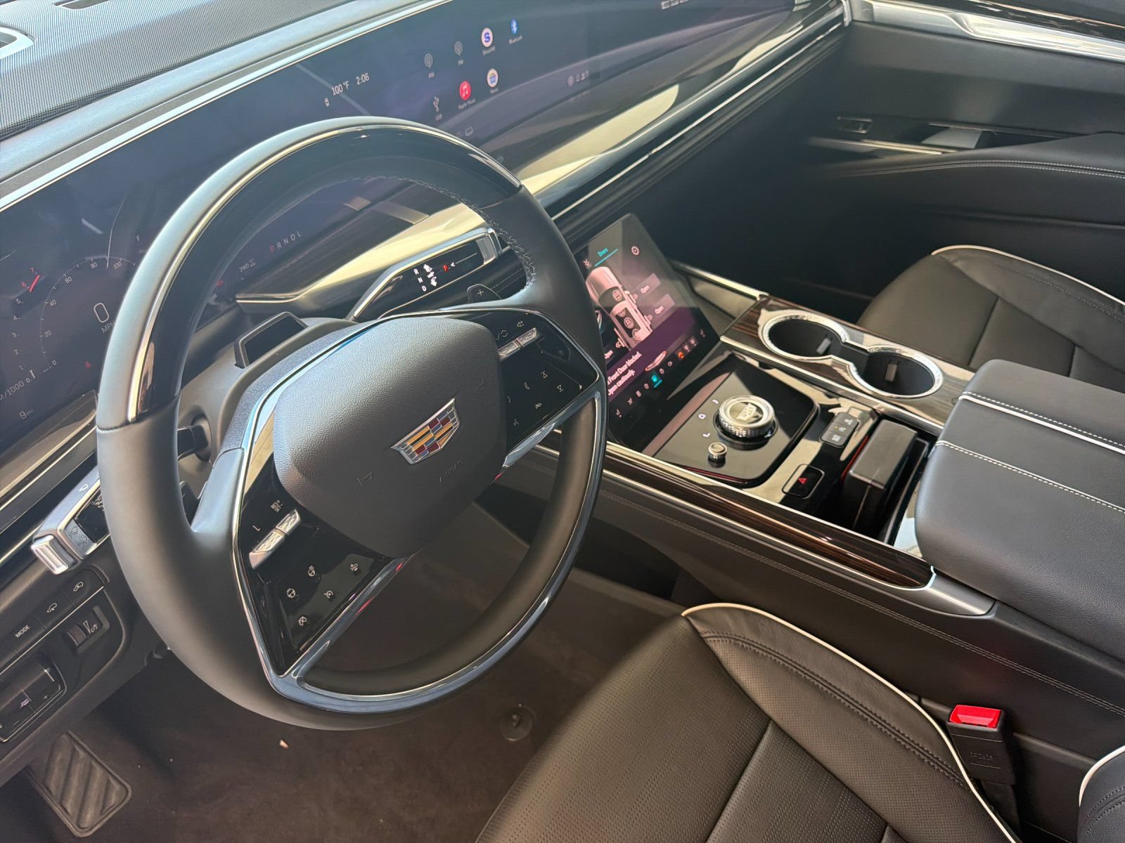 New 2026 Cadillac Escalade Luxury w/ Touring Package AWD/4WD image 9
