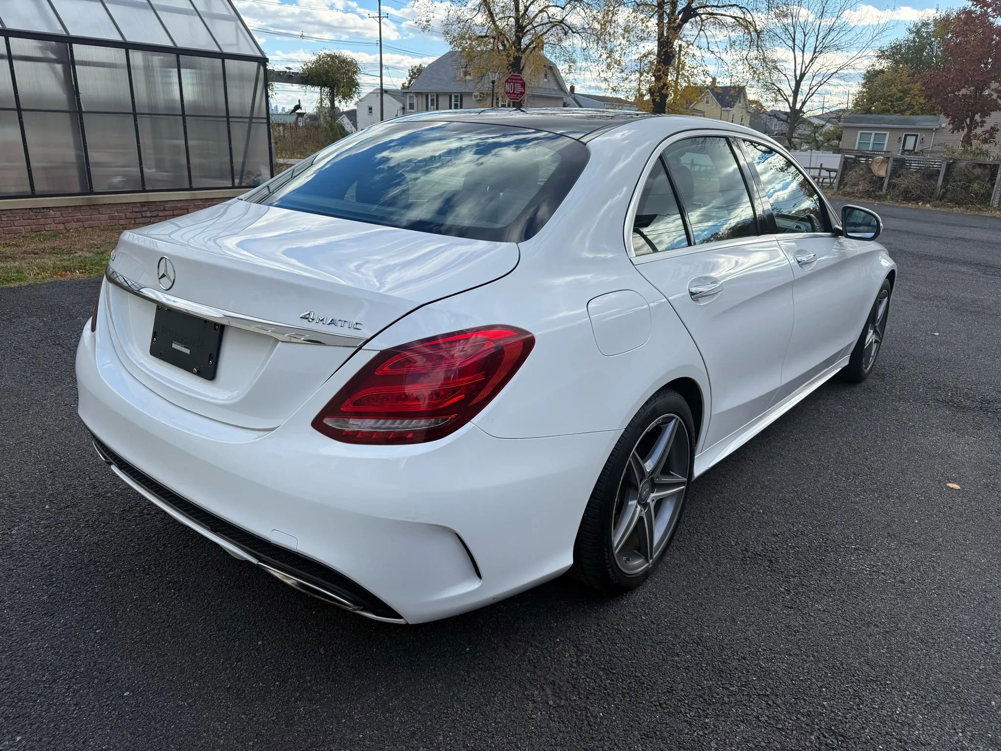 Used 2015 Mercedes-Benz C 300 4MATIC Sedan image 9
