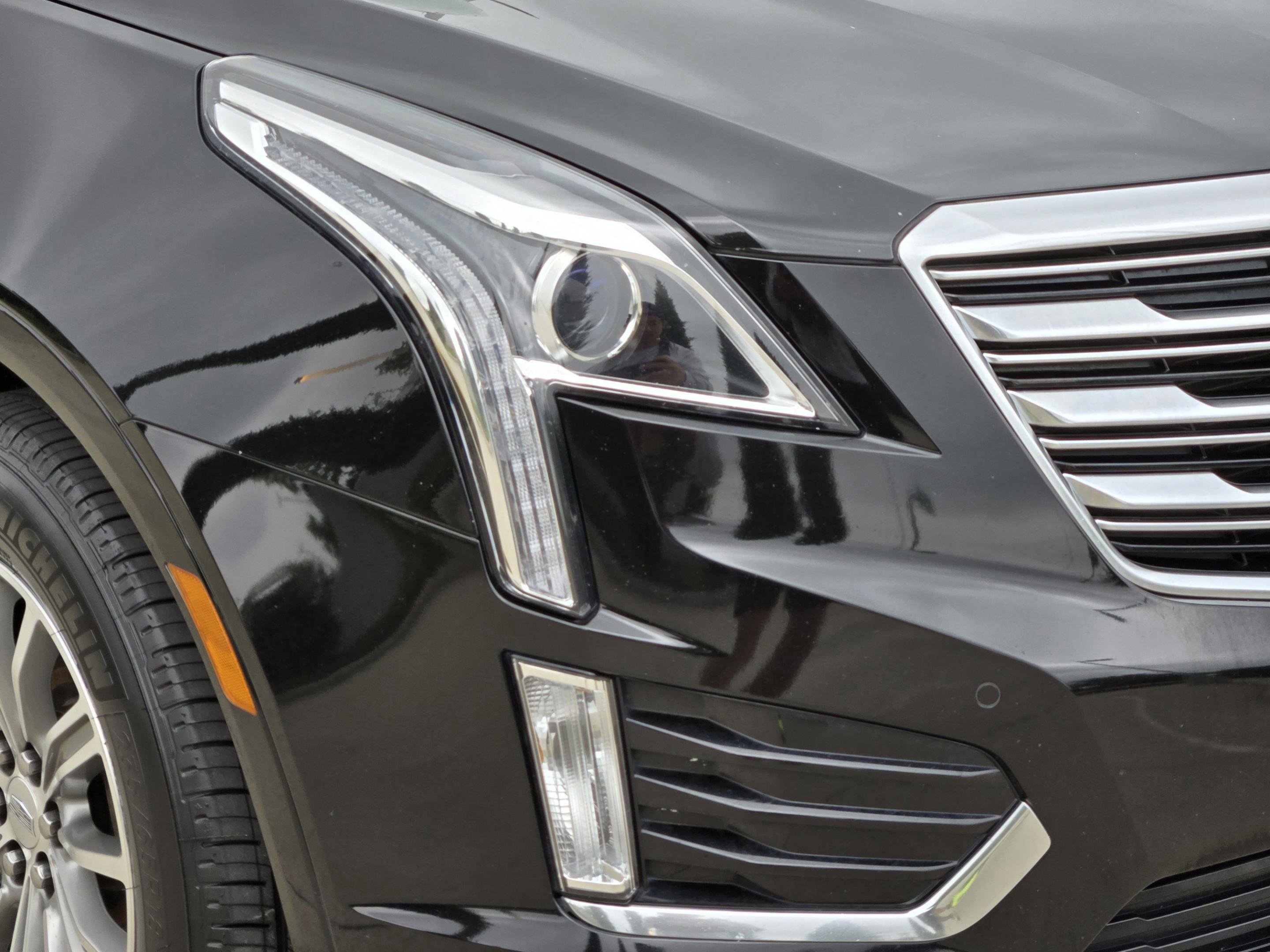 Used 2017 Cadillac XT5 Luxury w/ Driver Awareness Package AWD/4WD image 30