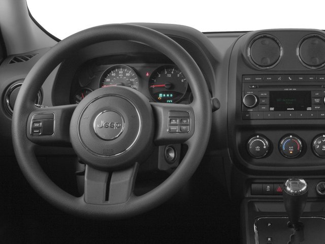 Used 2016 Jeep Patriot Latitude w/ Sun/Sound Group AWD/4WD image 9
