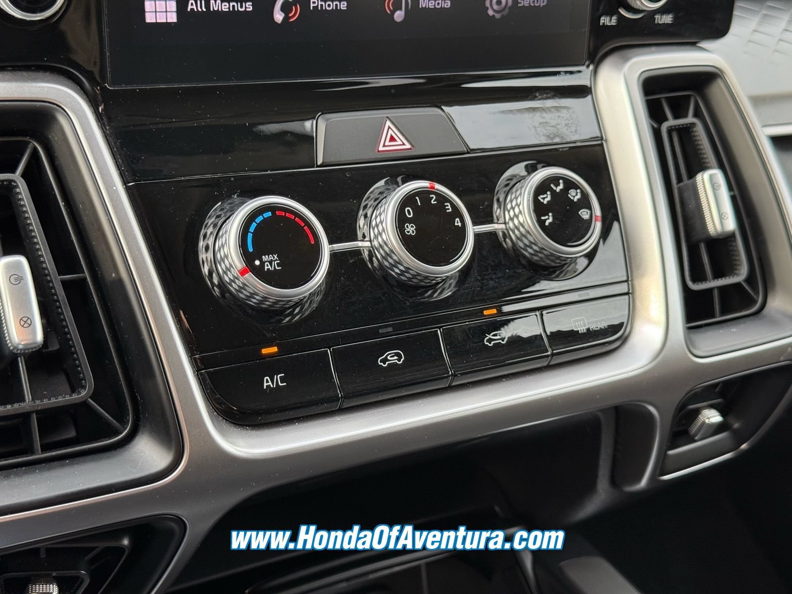 Used 2022 Kia Sorento LX AWD/4WD image 23