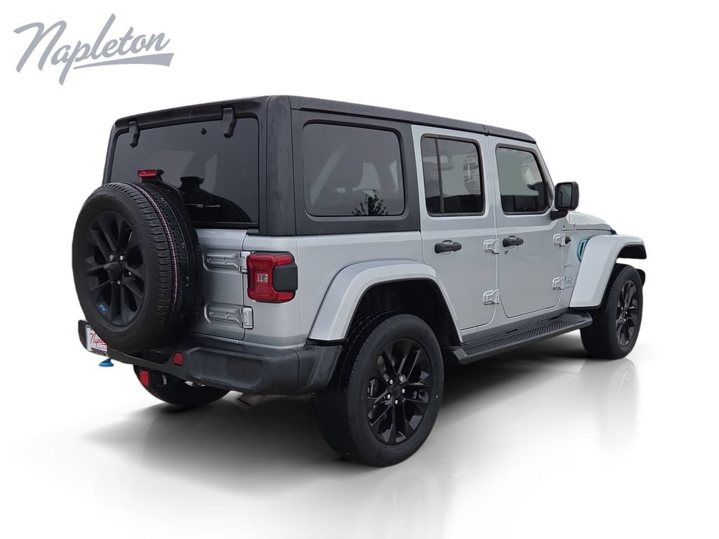 Used 2023 Jeep Wrangler Unlimited Sahara w/ Cold Weather Group AWD/4WD image 5