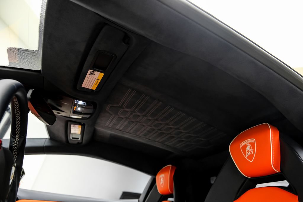 Used 2025 Lamborghini Revuelto AWD/4WD image 41